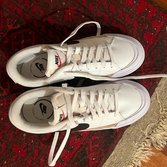 Nike Court Legacy Lift Sneaker - Picture 4 of 8